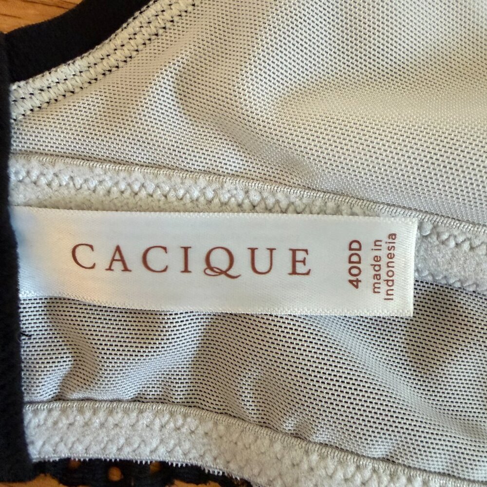 Cacique Black and White Boost Plunge Bra Size 40DD - Picture 9 of 12
